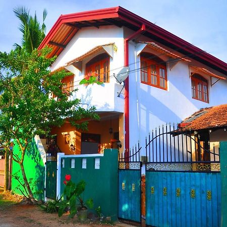 Готель Senero House Бентота Екстер'єр фото